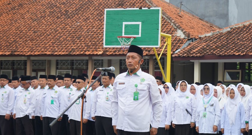 MTsN 1 Pekalongan Ikuti Upacara Hari Amal Bhakti Kementerian Agama ke-80 Tahun 2026