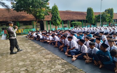 Sosialisasi SMA Kemala oleh Kepolisian di MTsN 1 Pekalongan