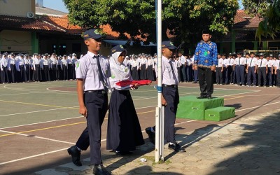 Upacara Bendera di MTs Negeri 1 Pekalongan