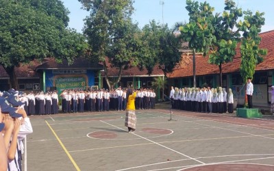 Khidmatnya Peringatan Hari Kartini di MTs Negeri 1 Pekalongan