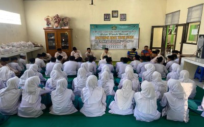 Santunan Anak Yatim di MTsN 1 Pekalongan: Wujud Kepedulian dan Cinta Kasih Sesama