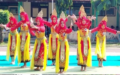 Meriah! P5RA Kebhinekaan Tunggal Ika di MTs Negeri 1 Pekalongan, Tampilkan Beragam Tarian Adat
