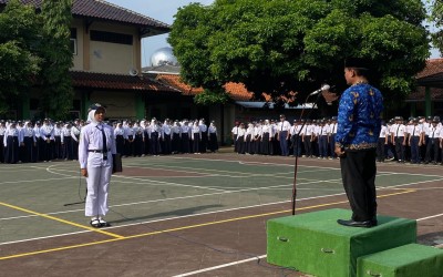 Khidmadnya Upacara Hari Kesaktian Pancasila di MTs Negeri 1 Pekalongan